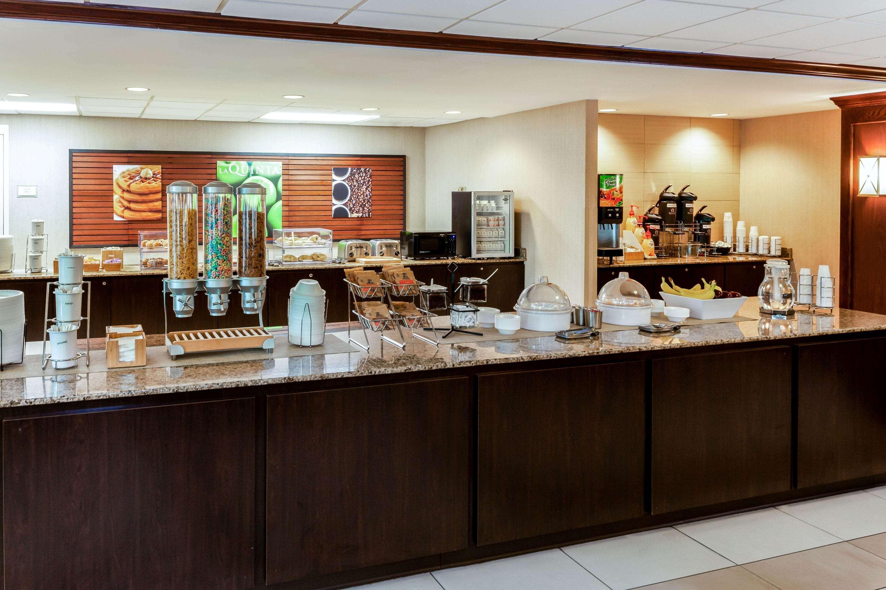 La Quinta By Wyndham Milwaukee Bayshore Area Glendale Экстерьер фото