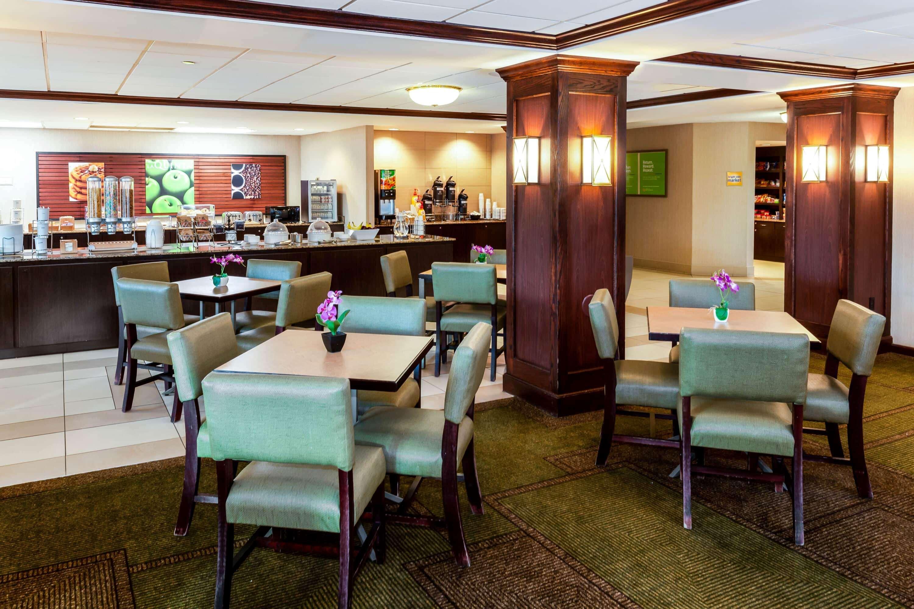 La Quinta By Wyndham Milwaukee Bayshore Area Glendale Экстерьер фото