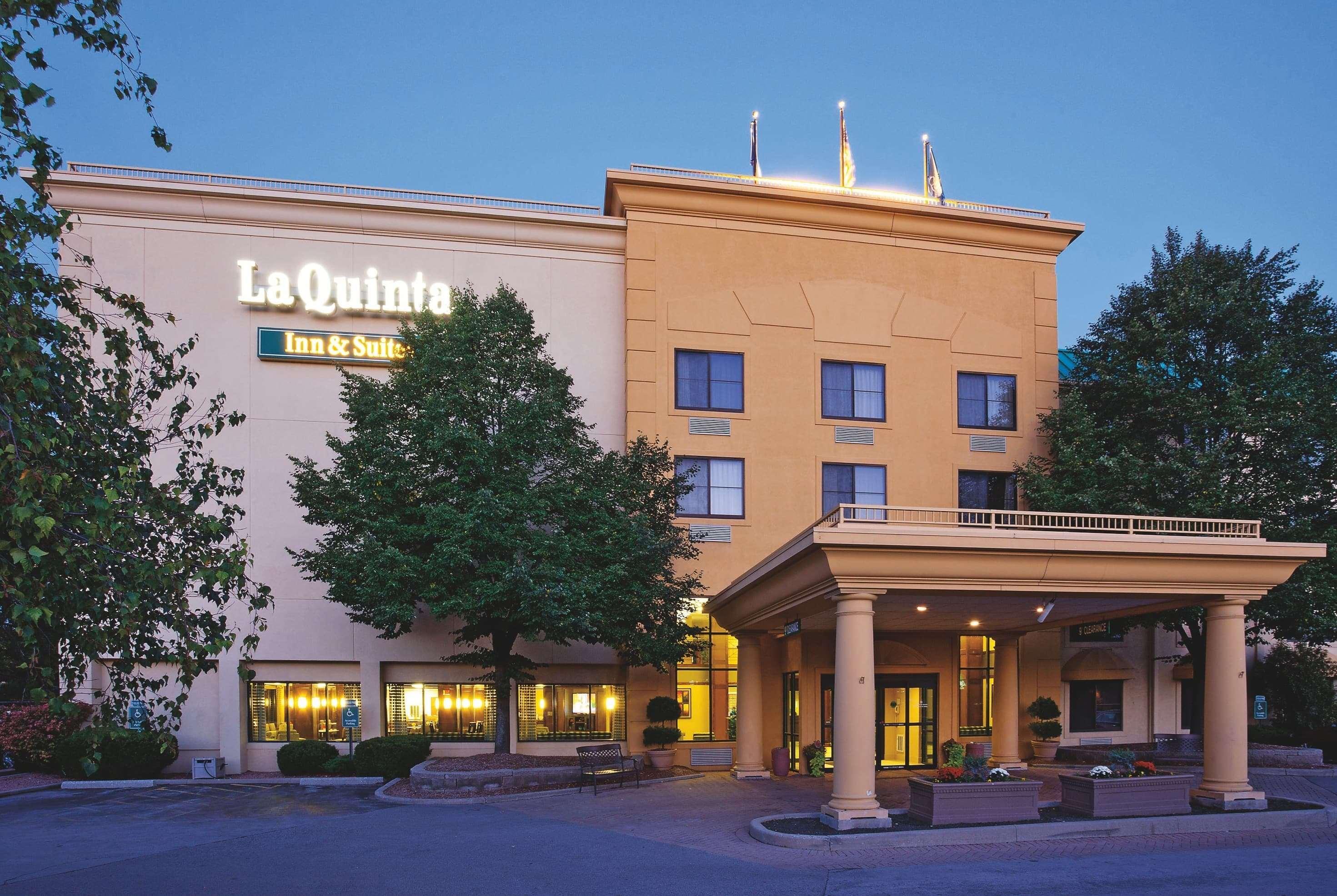 La Quinta By Wyndham Milwaukee Bayshore Area Glendale Экстерьер фото