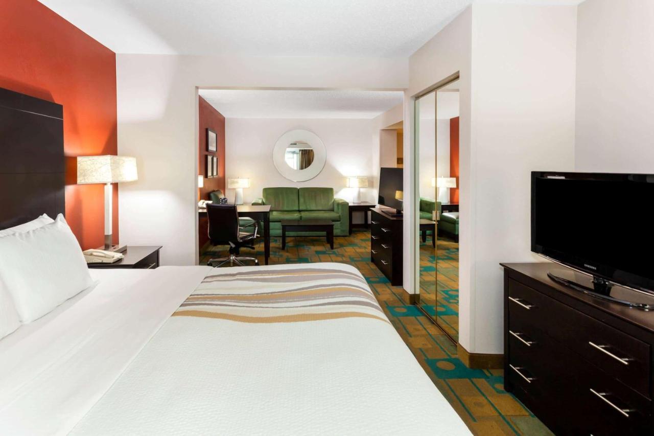 La Quinta By Wyndham Milwaukee Bayshore Area Glendale Экстерьер фото